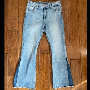 DL1961 Cropped Flare Jean with Ankle Detail